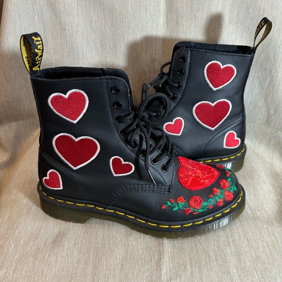 DR MARTENS Sz 8 Pascal Heart Sequin Embroidered Roses Leather Ankle Boots - Picture 5 of 10